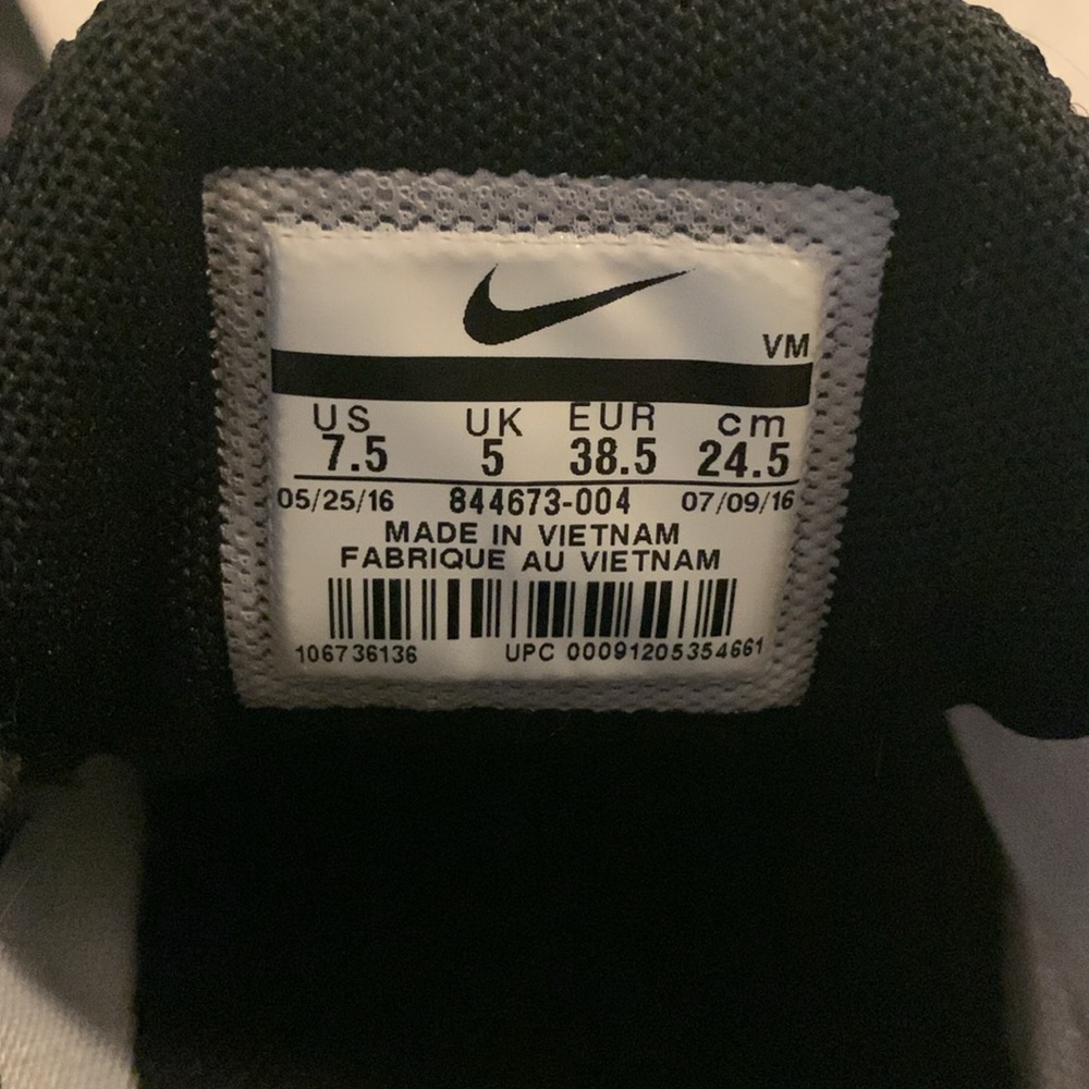 Nike Flex Experience RN5 Running Shoes, EUC, Women 7.5 US, 38.5 EUR, Light Wear - Picture 11 of 12